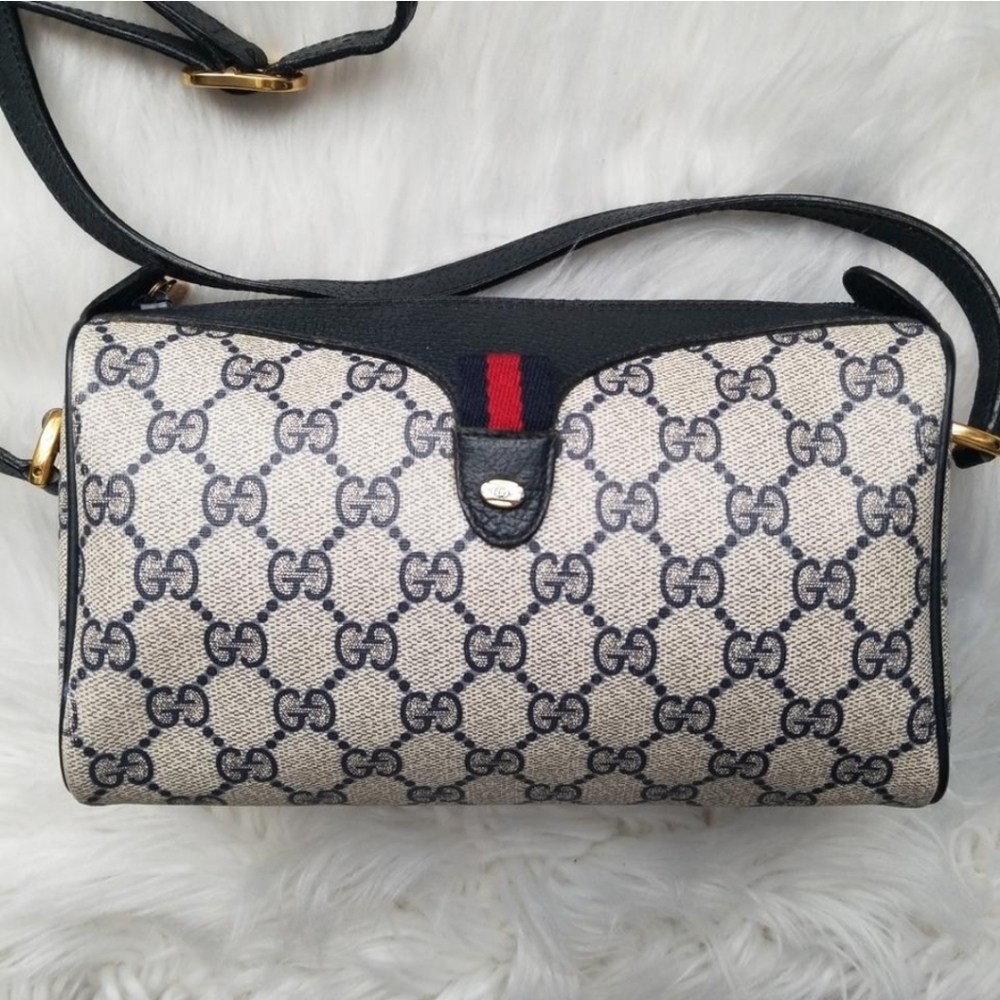 Authentic Vintage Gucci Crossbody Bag - Picture 3 of 12